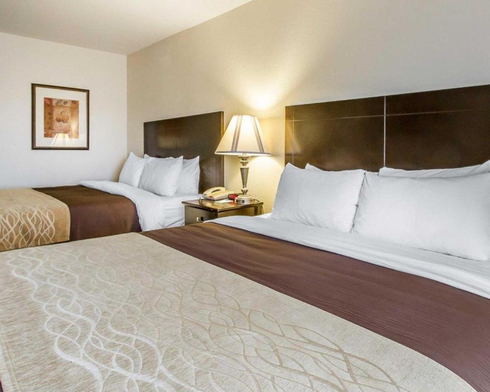 Comfort Inn & Suites Atoka Bagian luar foto