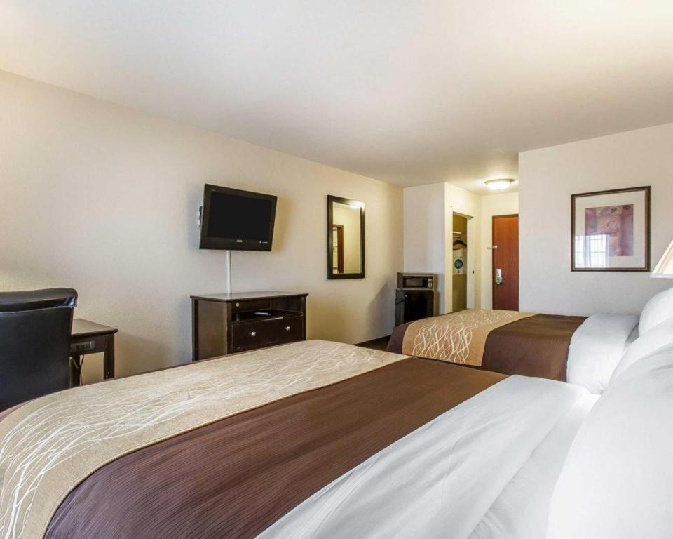 Comfort Inn & Suites Atoka Bagian luar foto
