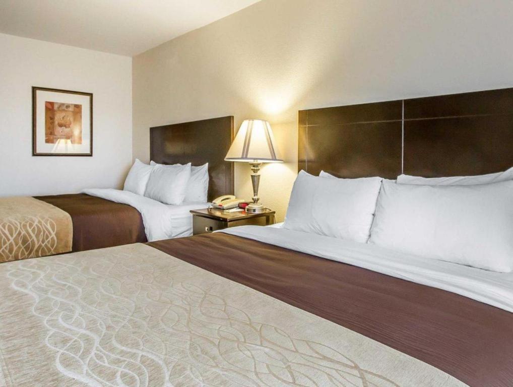 Comfort Inn & Suites Atoka Bagian luar foto