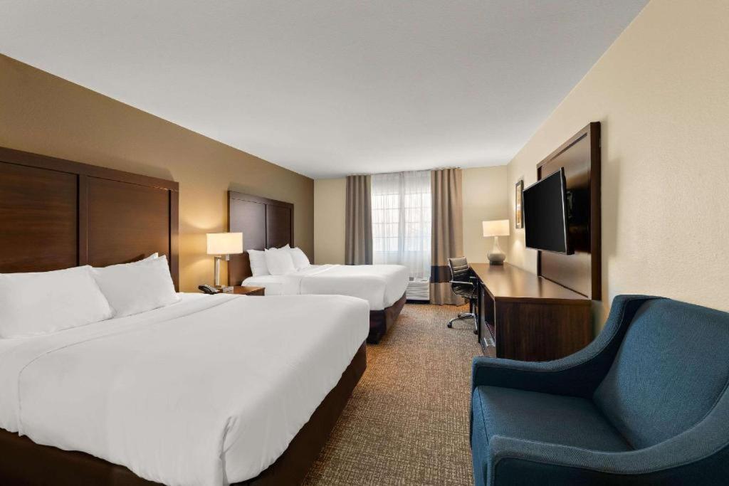 Comfort Inn & Suites Atoka Bagian luar foto