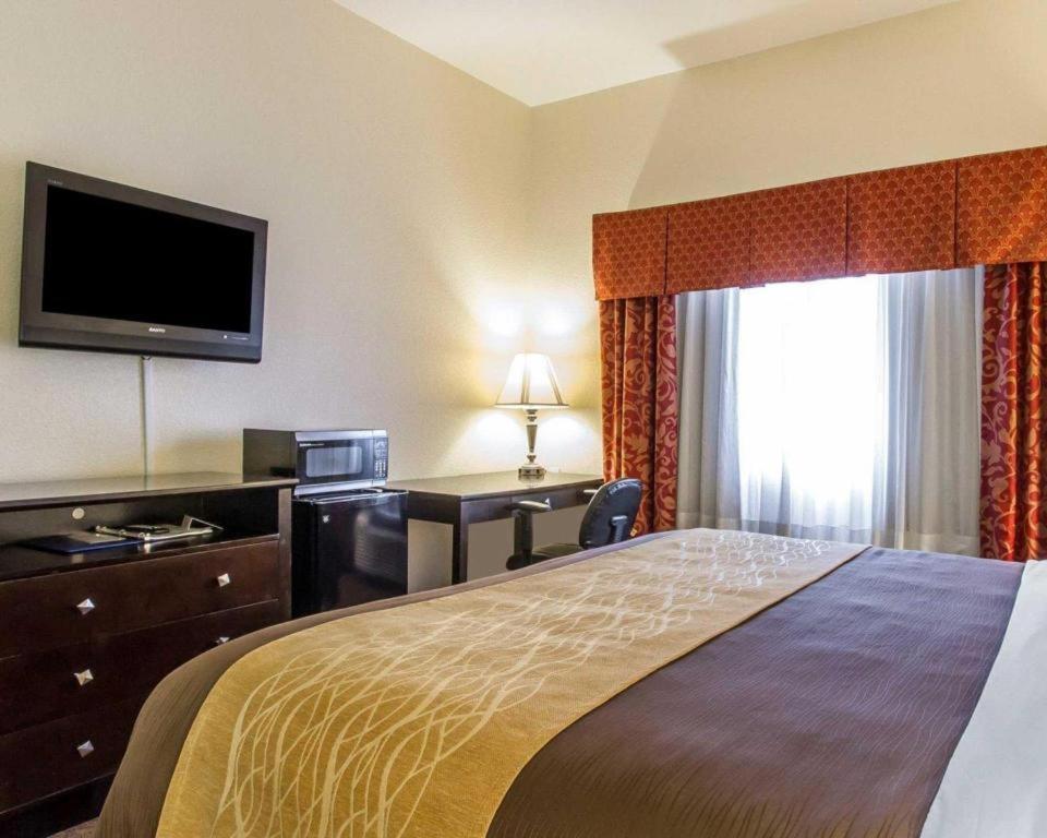 Comfort Inn & Suites Atoka Bagian luar foto
