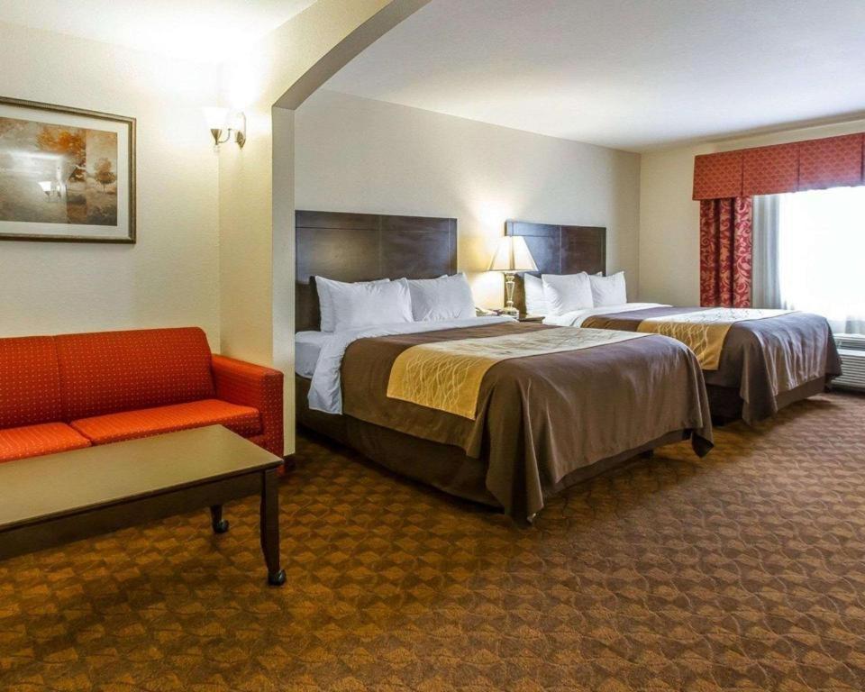 Comfort Inn & Suites Atoka Bagian luar foto