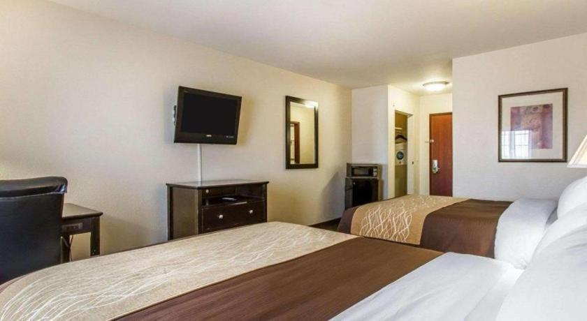 Comfort Inn & Suites Atoka Bagian luar foto