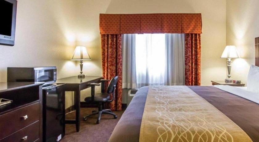 Comfort Inn & Suites Atoka Bagian luar foto