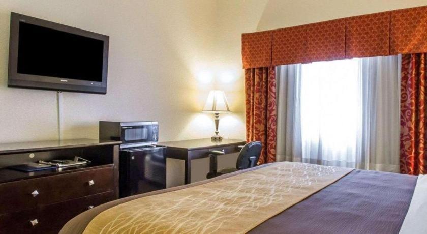 Comfort Inn & Suites Atoka Bagian luar foto