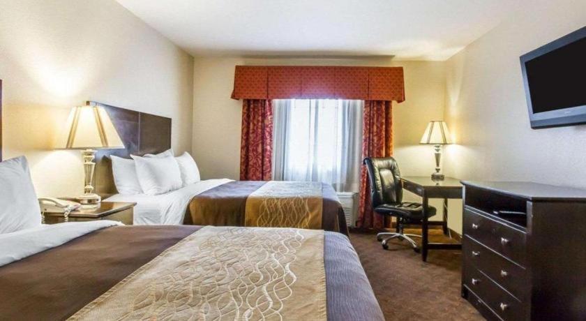 Comfort Inn & Suites Atoka Bagian luar foto