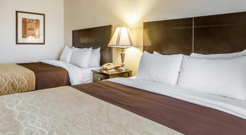 Comfort Inn & Suites Atoka Bagian luar foto