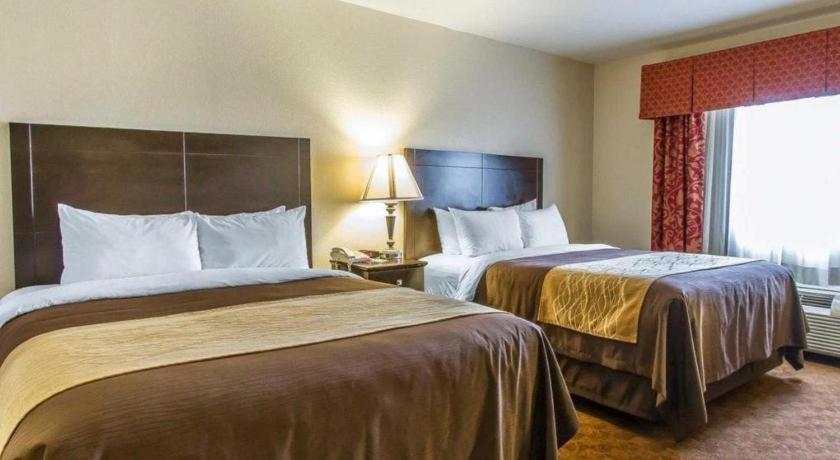 Comfort Inn & Suites Atoka Bagian luar foto