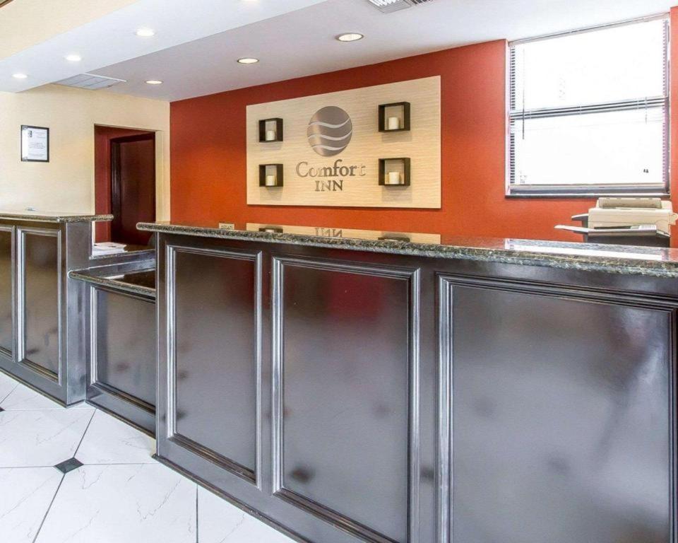 Comfort Inn & Suites Atoka Bagian luar foto