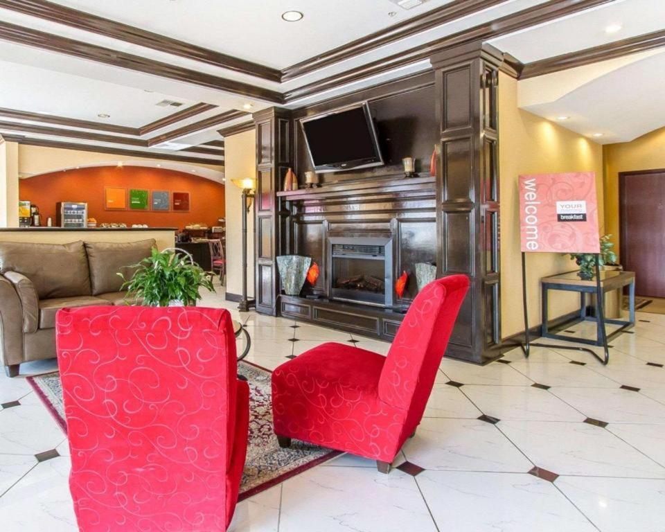 Comfort Inn & Suites Atoka Bagian luar foto